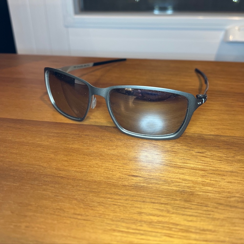 Oakley Tincan Polarized Sunglasses w Case & microfiber
